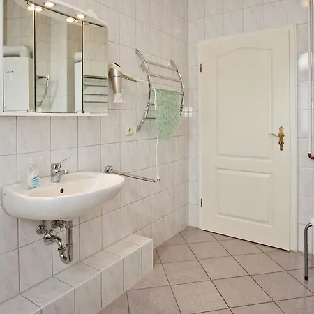 Apartamento Awesome In Mueritz With Kitchen *